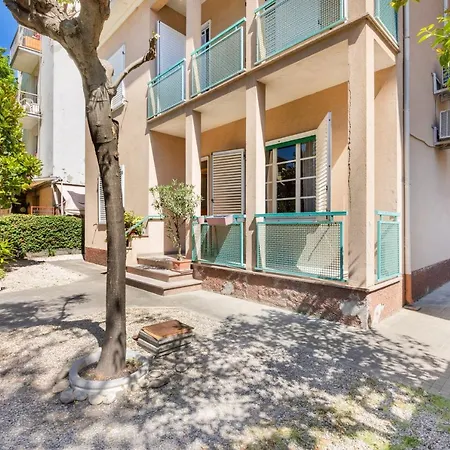 Marina Centro Apartments
